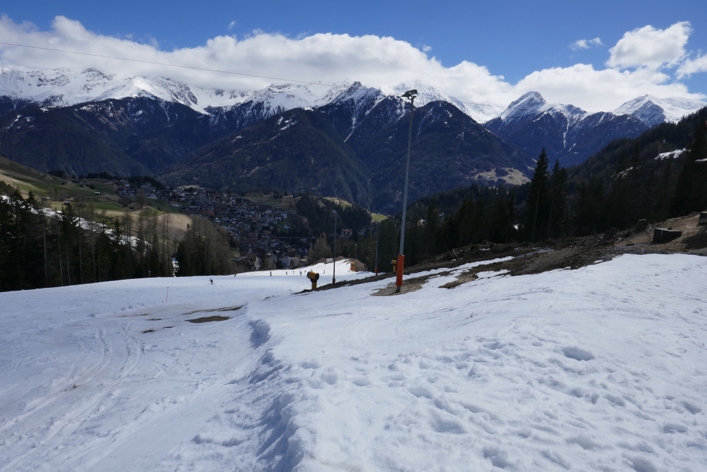Pistensituation unterhalb Mittelstation und letztes Stützenfundament vor Mittelstation