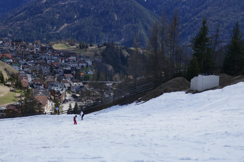 Fundament oberhalb Erdpyramiden und neben TRagödienhang