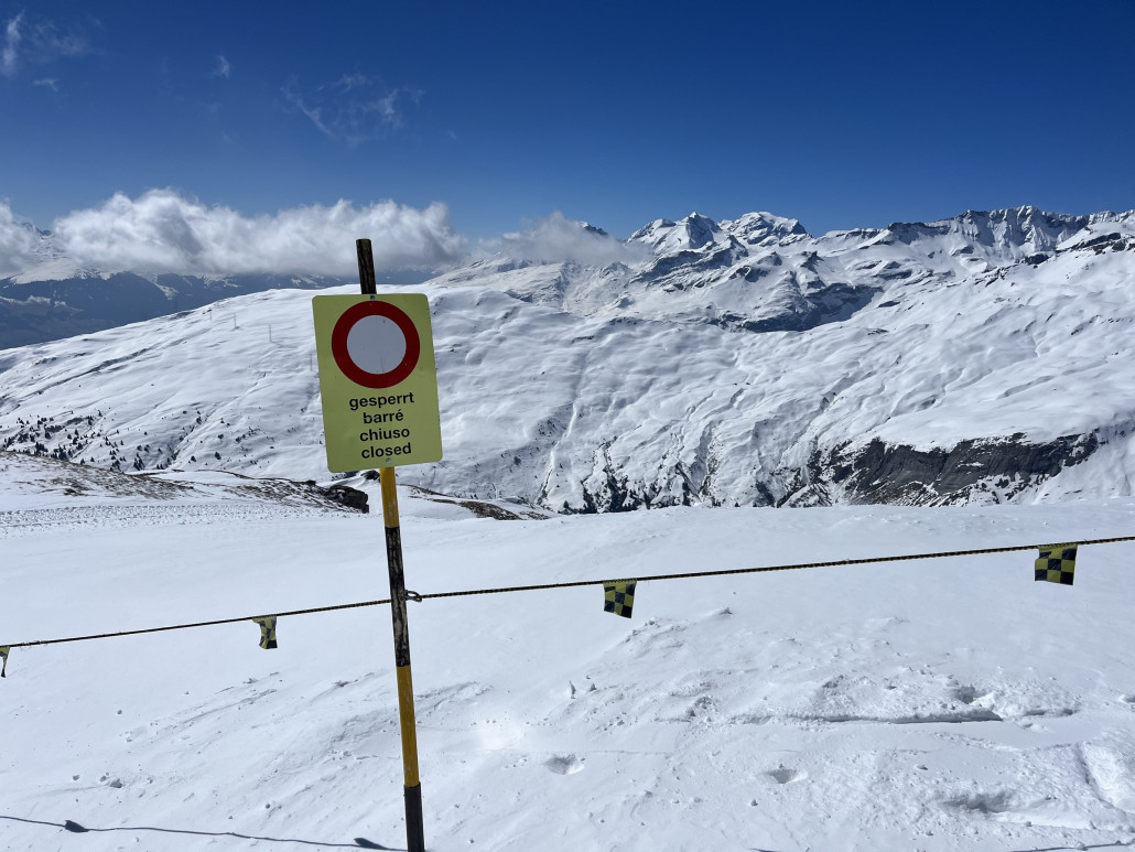 Ob sie diese Tafel nächsten Winter dann mal entfernen können?