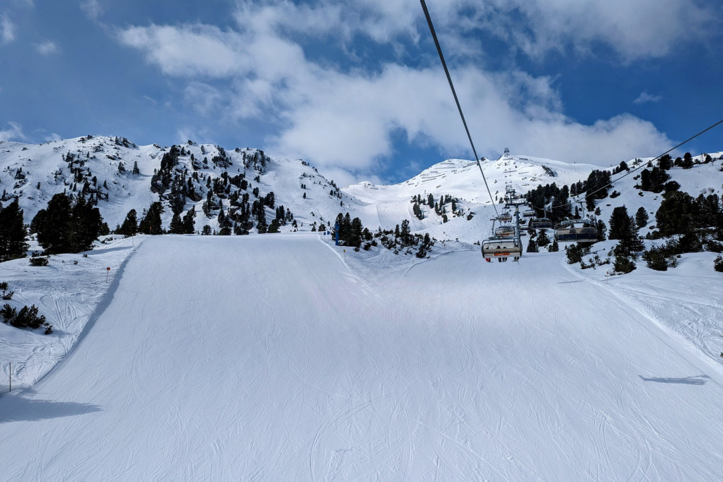Perfekte Pisten auch an der Neuhüttenbahn. Meist wenig los, auch hier Vollgas.