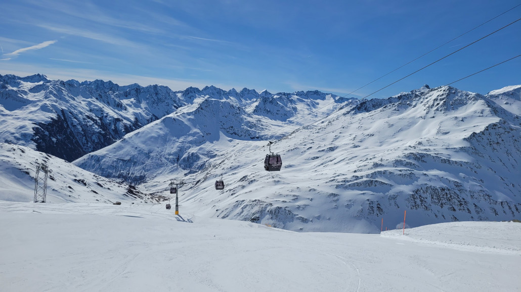 Am Gütsch noch überraschend gute Verhältnisse