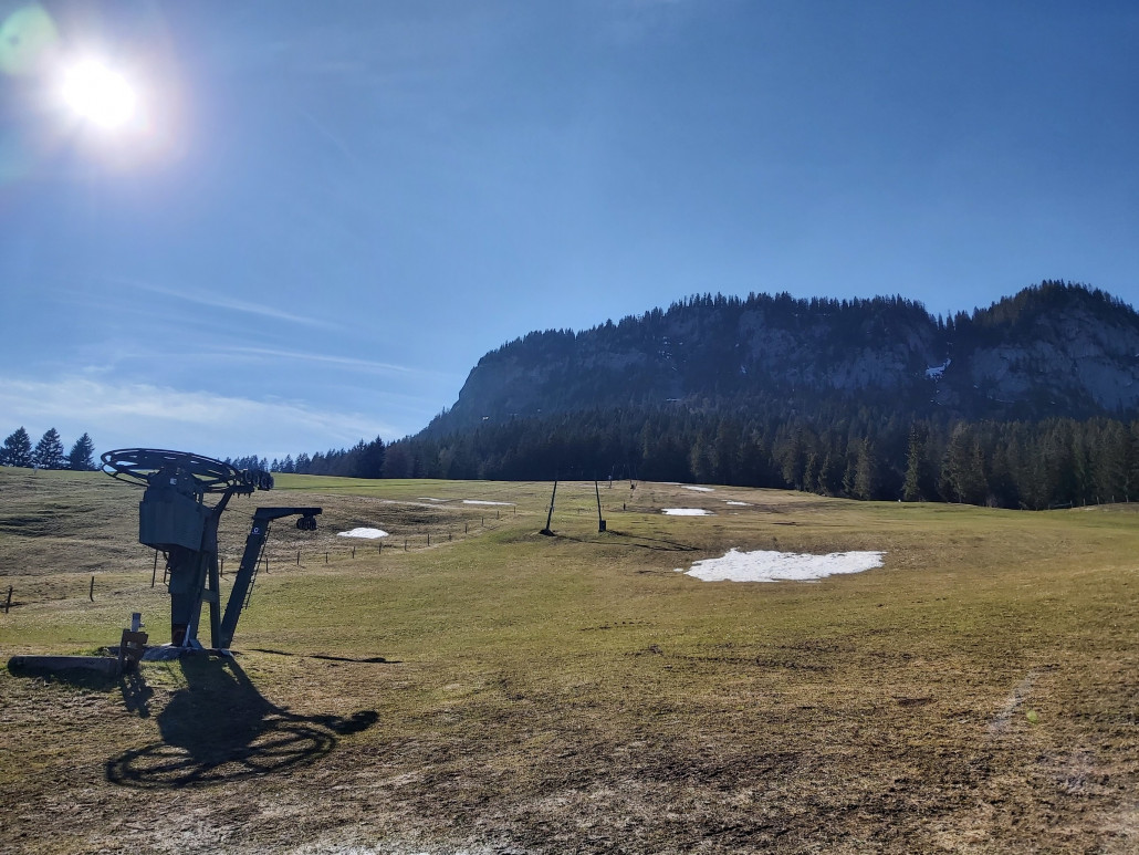 Grafenwiesenlift wo das erste mal etwa 4 Meter über die Wiese mangels genügend Schwung rüber stapfen musste. Ein 10 Meter Stück sollte noch folgen, sonst kam man gut durch.