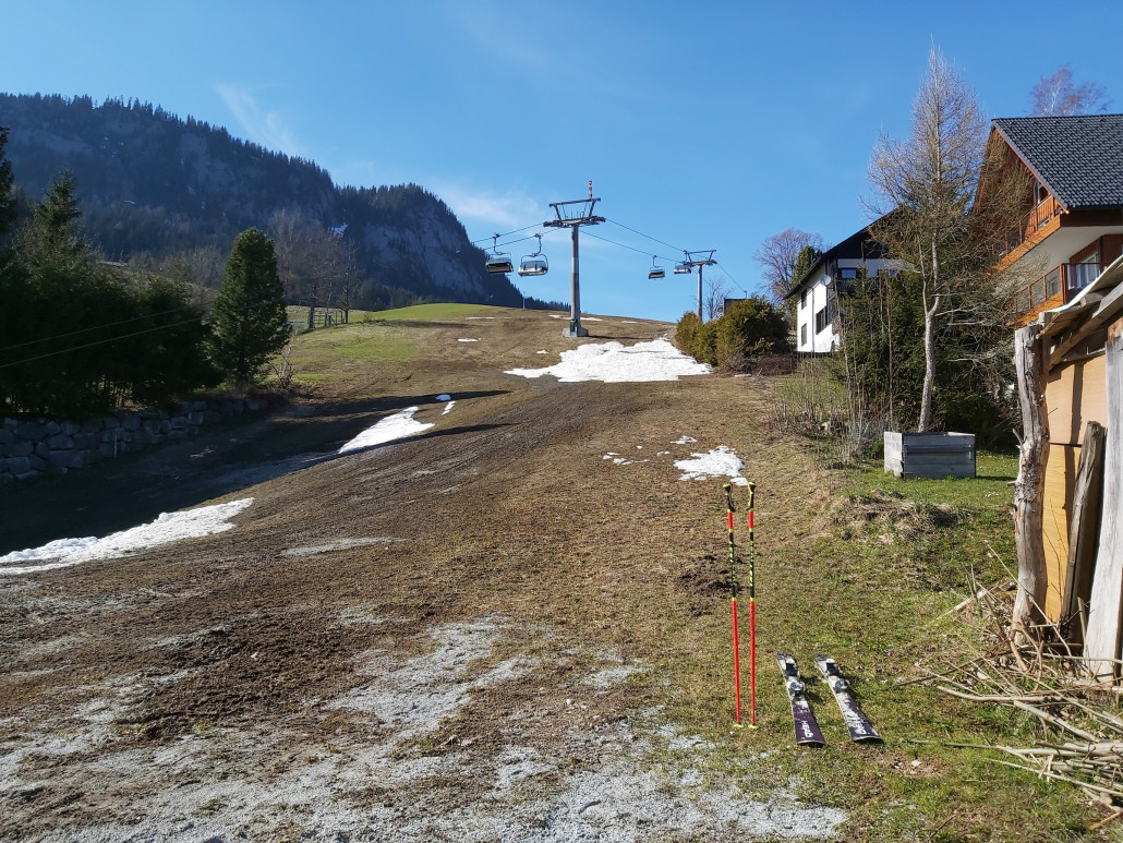 Ende Gelände und Kratzer konnte ich nicht feststellen. Obwohl die Lücken hier runter größer waren, konnte man durch die Steilheit gut rüber gleiten.