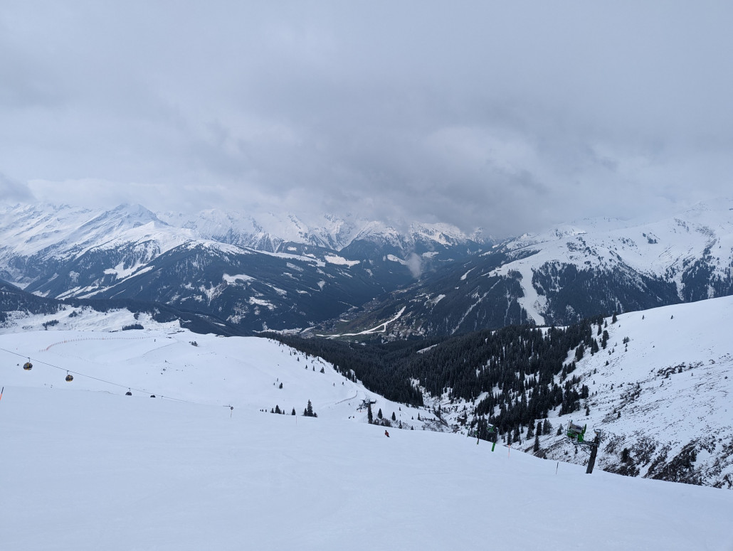 Falschbach 42 mit Neuschnee auf harter Unterlage, auch am Nachmittag noch toll zu fahren.
