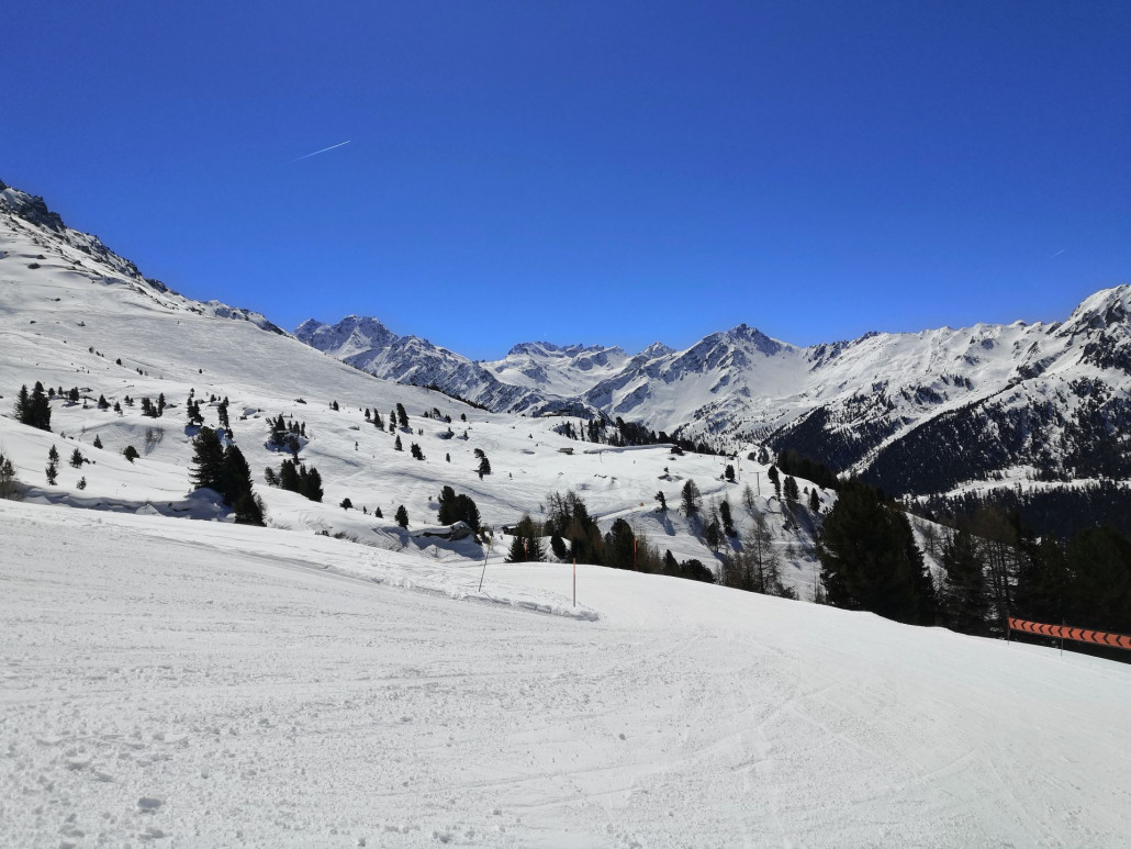 14:18 Uhr: Kurz vor der Talstation von Greppon Blanc 1/2. Verhältnisse auch heute den ganzen Tag über ziemlich gut.