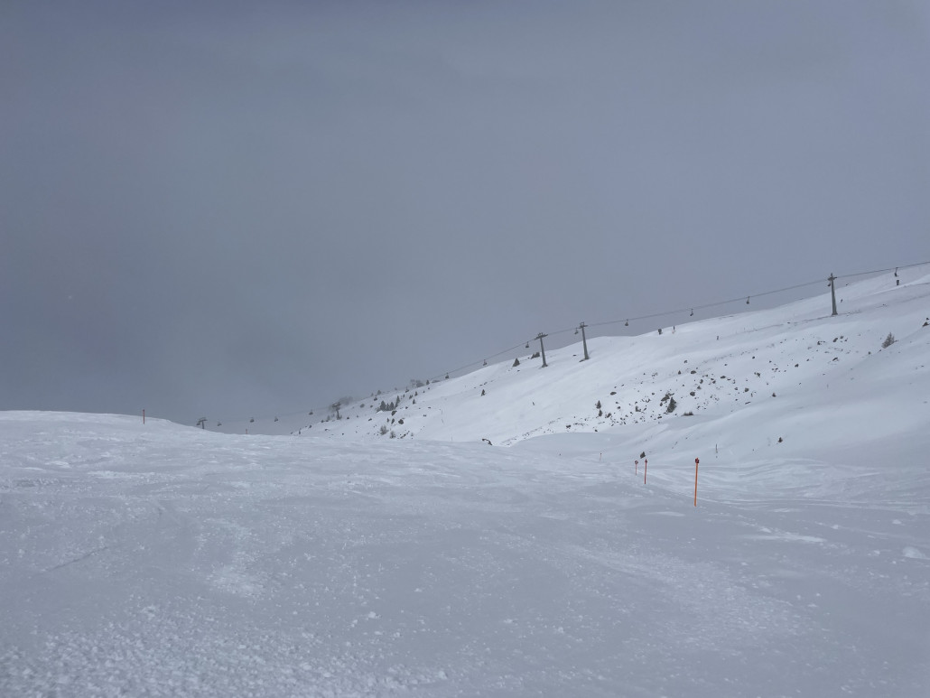 Bis etwa hier war die Weisshornpiste sehr schön zu fahren, darunter wurde es dann sehr pampig. Auch die schwarze Abfahrt zur Mottahütte gefiel mir äusserst gut. Urdenfürggli hingegen war ein Acker.