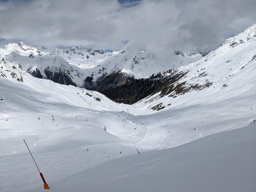 Veliltal, noch dick eingeschneit