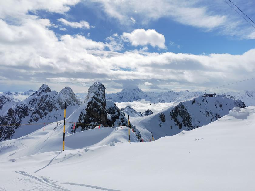 Schroffe Felsformationen in Blickrichtung Schindlergrad. Gewaltig.