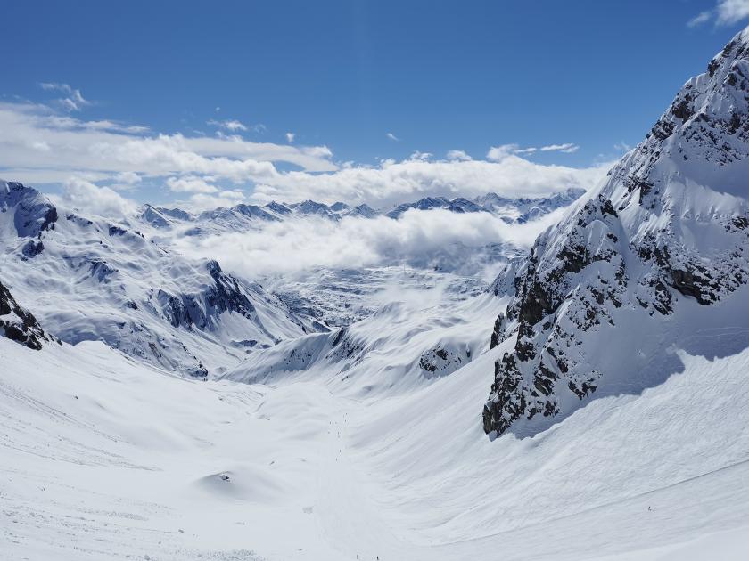 Und am Seekopf erwartet mich die nächste Überraschung. Das Zürser Täli hat auch offen. Ja was soll man dazu noch sagen. JUHUUUUUUUUUUUUU!