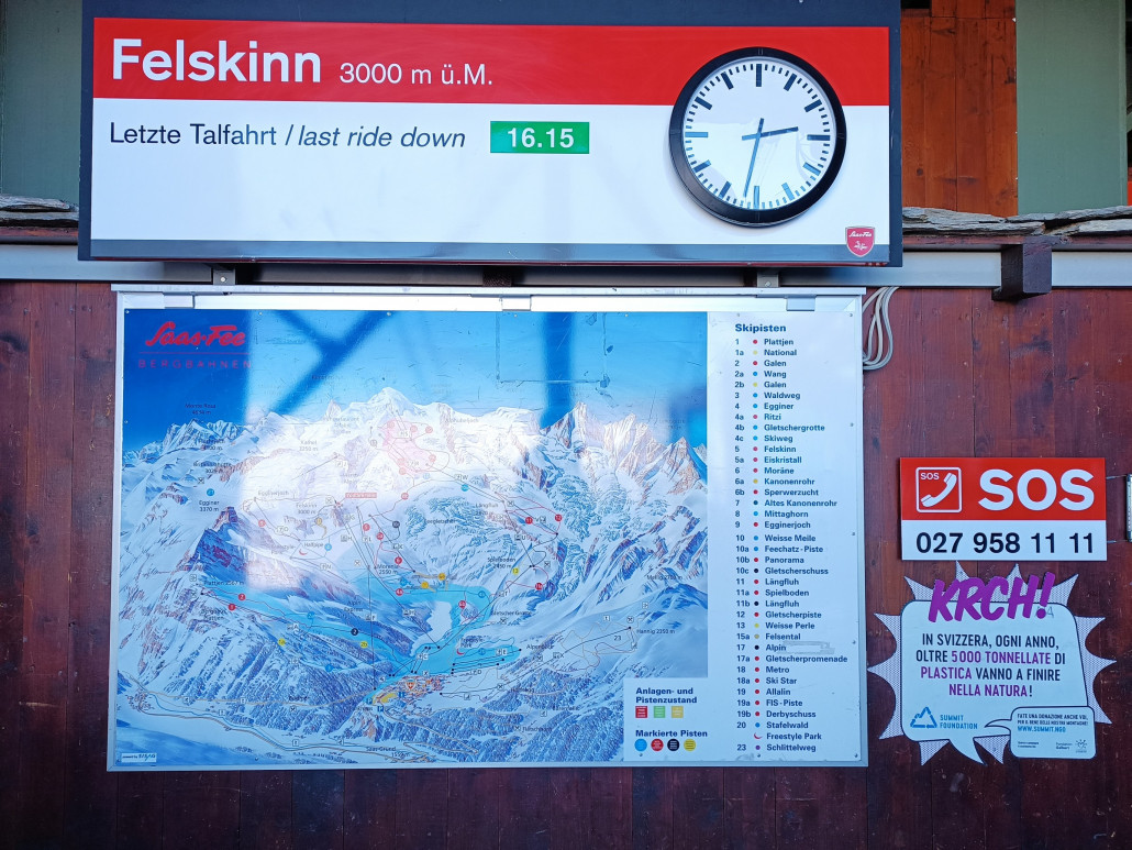 001530 Skiing in Saas-Fee 2022-12.jpg