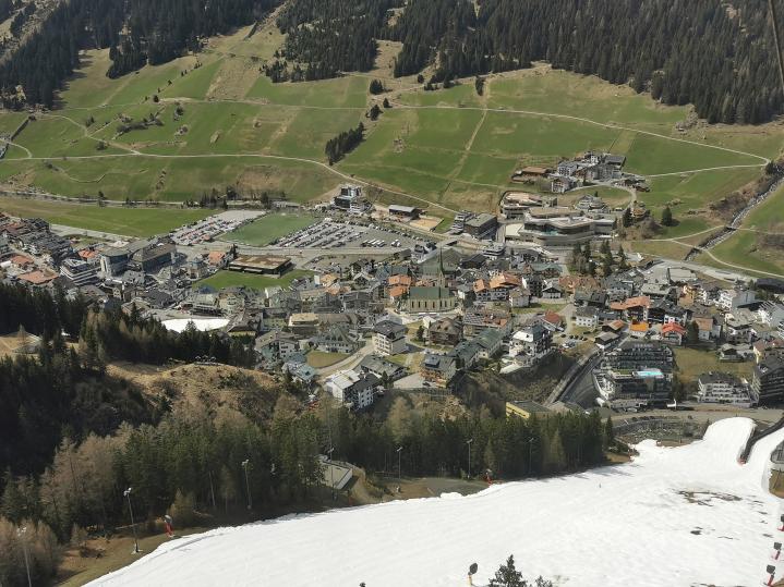 Und auch die lange Talabfahrt muss einmal sein, die sogar ziemlich gut ging. Und eine privat 3S Gondel hat man auch nicht alle Tage.