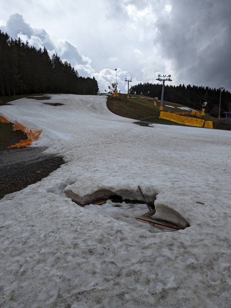 Spaltenbildung an der Zunge des Poppenbergferners