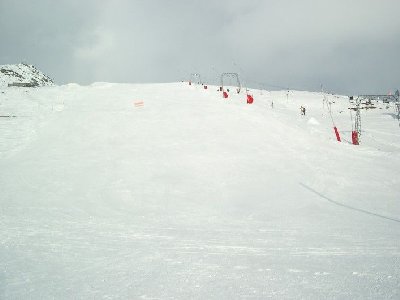 Piste Tignousa und SCHL Tignousa. Dank der Lanzenbeschneiung super zu fahren.