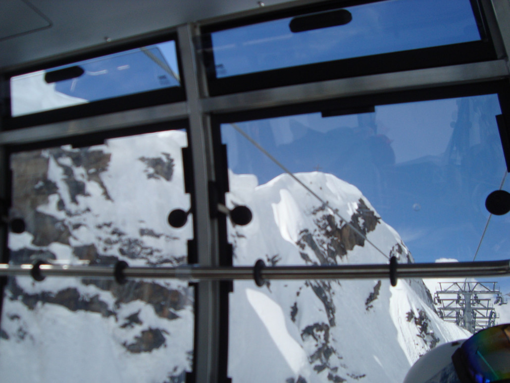 Schneewächte Gefrohrene Wand