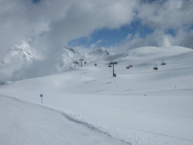 Fernaufernerschussabfahrt, rechts der 6-CLD-B Fernau, darunter die Fernaufernerabfahrt