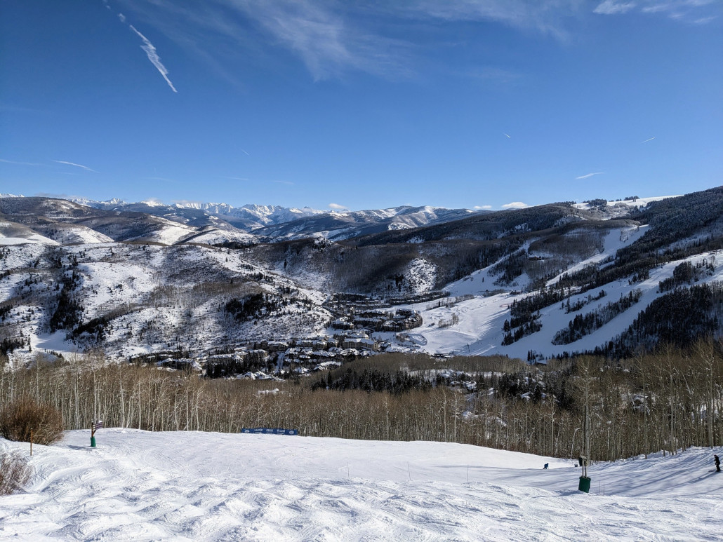 Tiefblick nach Beaver Creek: absolut perfekt präparierte Pisten. Die Beaver Creeker kommen schon sehr nahe an die San Moritzer heran! ;)