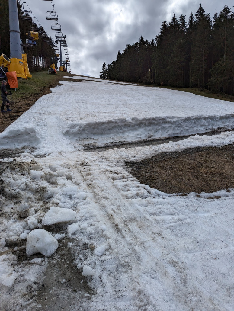 Schneebrücke nach Fertigstellung