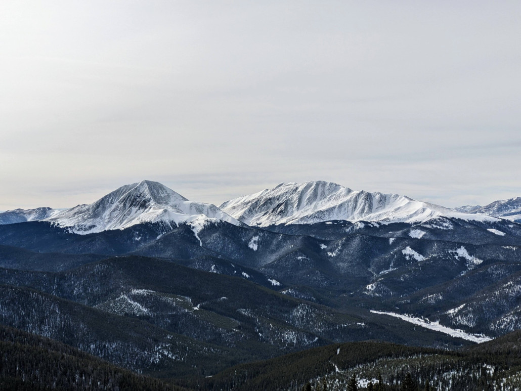 Links der Mount Elbert, höchster Berg in Colorado
