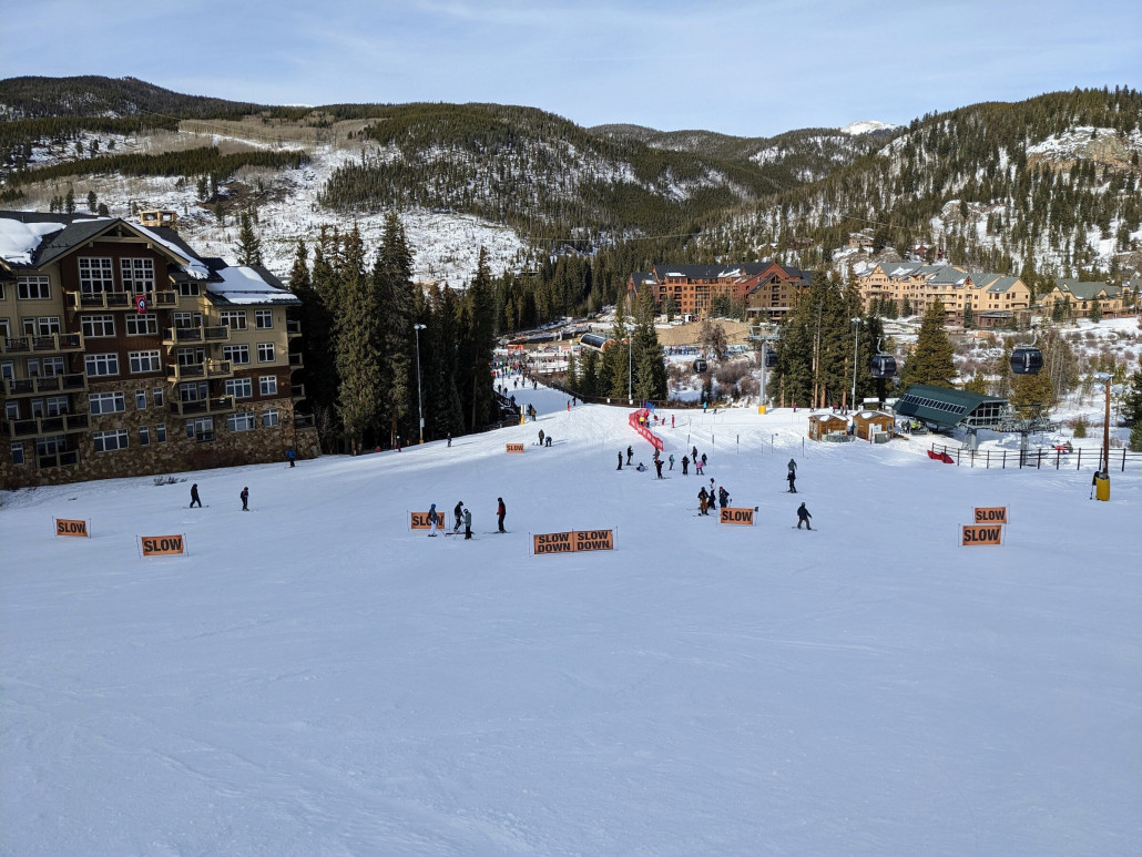 Na dann halt: SLOW! Sicherheitswahn am Ende der Piste
