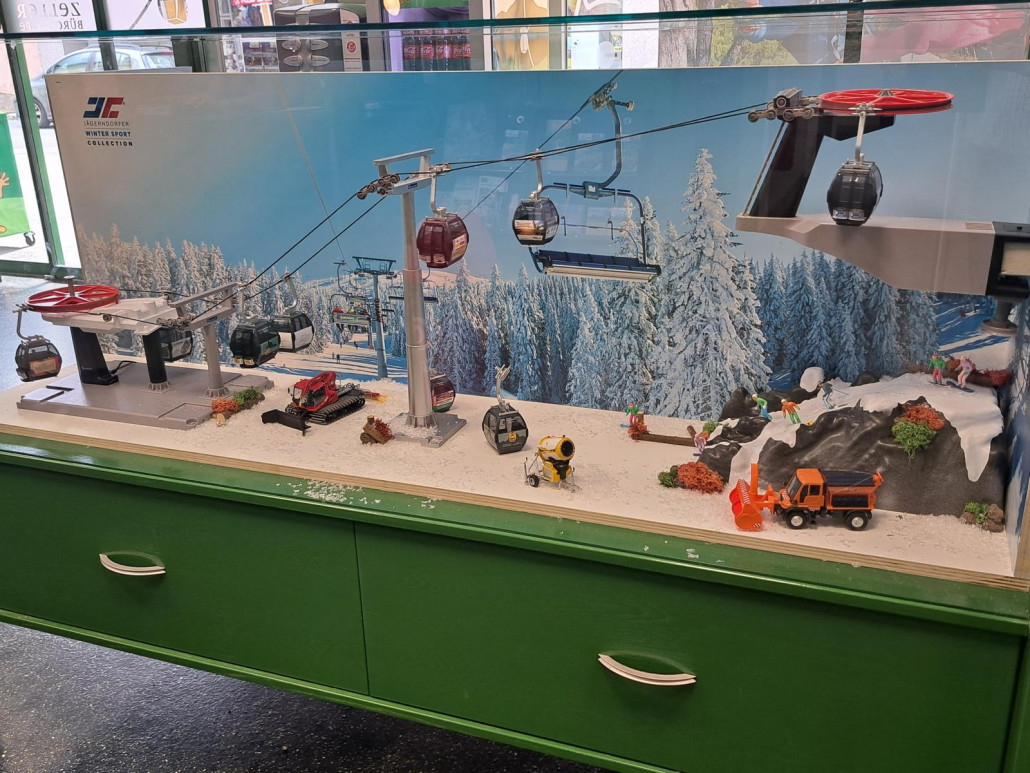Modellseilbahn in der Talstation. Ich habe mir dort auch eine Gondel gekauft.