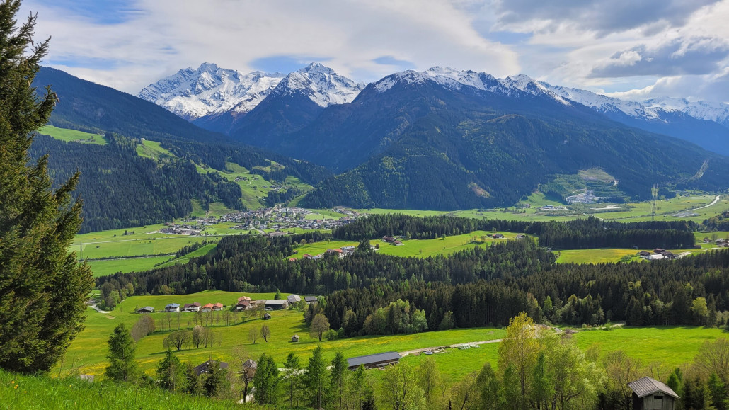 Pinzgau frühlingshaft in grün