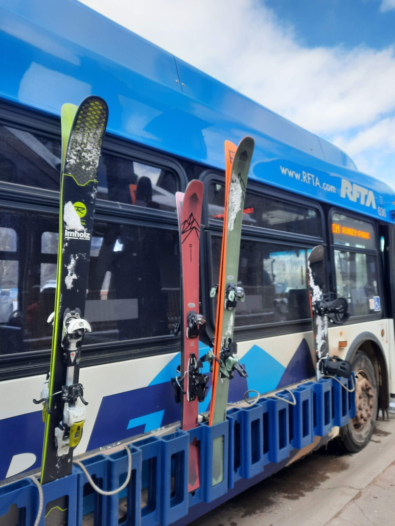 Skitransport System im RFTA Bus