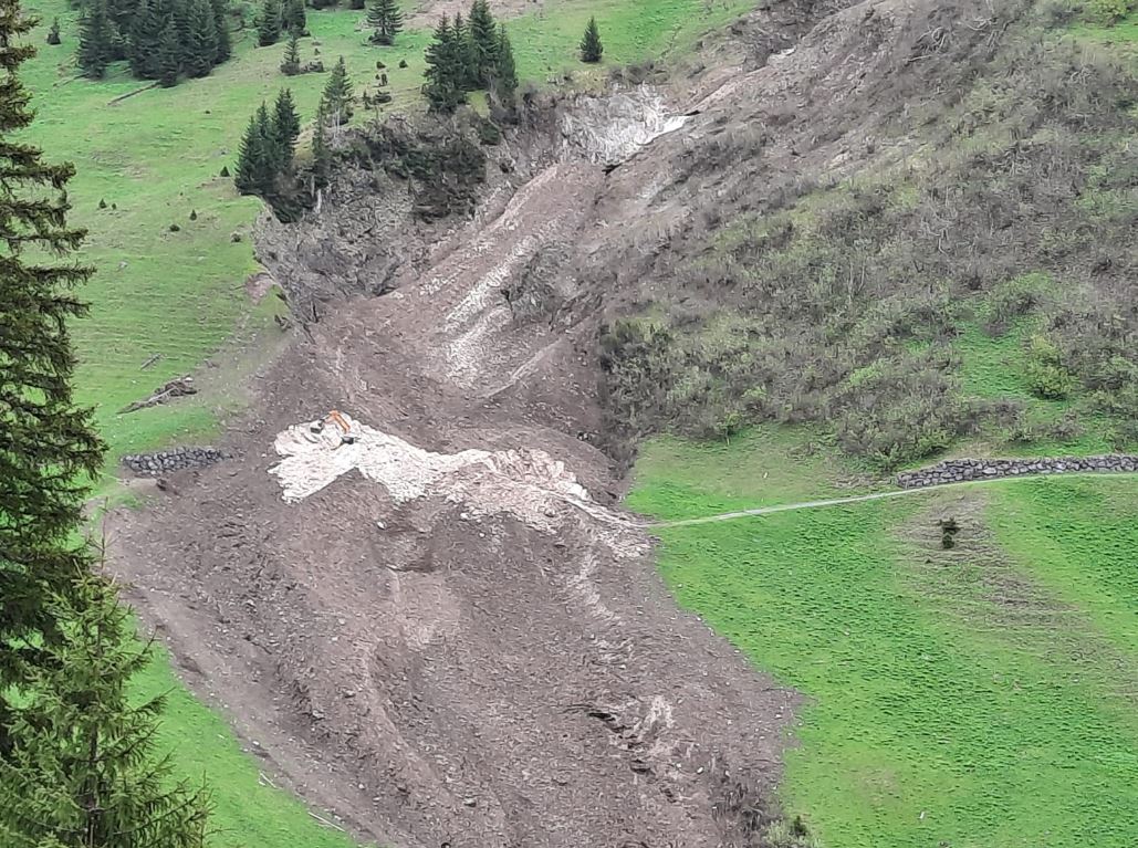 Lawine Satztobel Lechweg 2.JPG