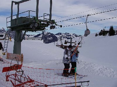 Talstation mit erweiterter Seilspur. Nachgebastelt sind die Seillageüberwachungen von an der Einfahrbatterie. Original gabs die nicht.