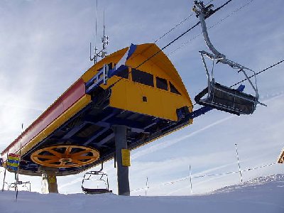 Bergstation Fronalpstock. Typische MCC Anlage. Beide haben Baujahr 2000