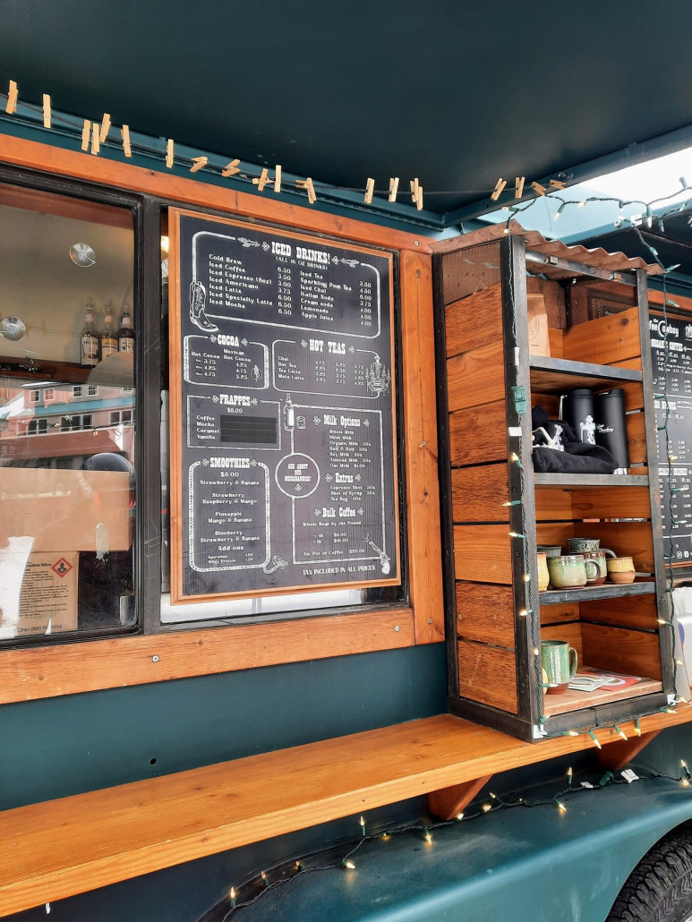 Coffee time bei der Talstation der Village Gondola. Gewohnt teuer aber sehr fein und super frisch zubereitet