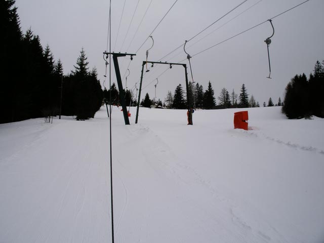 am 1-SL A-Lift 2, rechts der 1-SL A-Lift 1, ganz rechts die Schwaigwiese