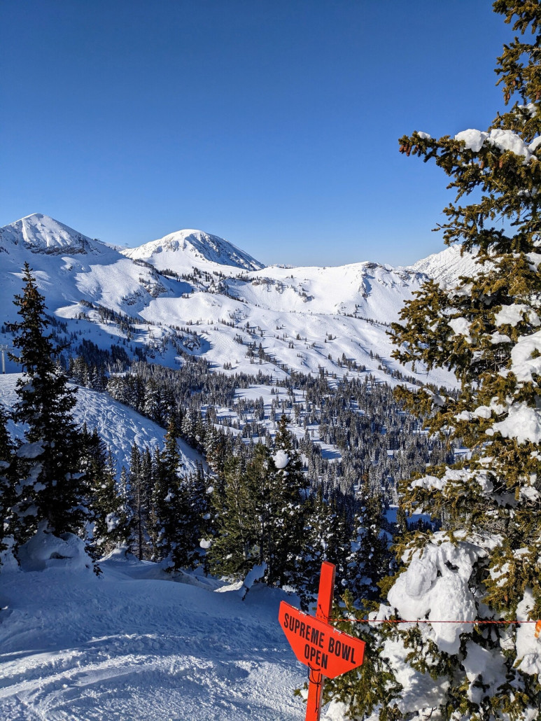 Start in die Supreme Bowl