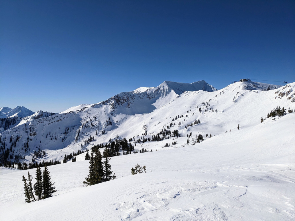 Blick nach Snowbird - oben rechts die Bergstation des Trams (Luftseilbahn)
