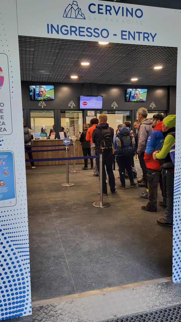 Langes Warten auf die Nachricht aus der Schweiz. Dann die Botschaft: Ja, die Grenze wird öffnen!