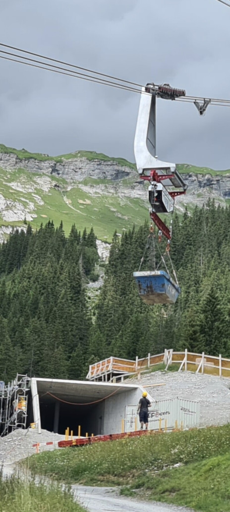 Grauberg Materialtransport nach Segnes