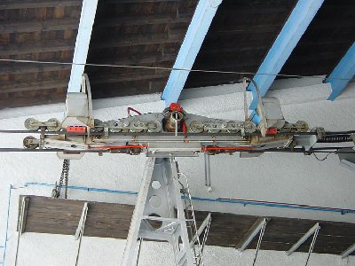 Altes Von Roll-Laufwerk für grosse Bahnen (&amp;gt;50 Pers.) mit Doppeltragseil.