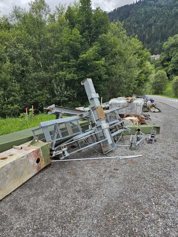 Die Überreste am Parkplatz.