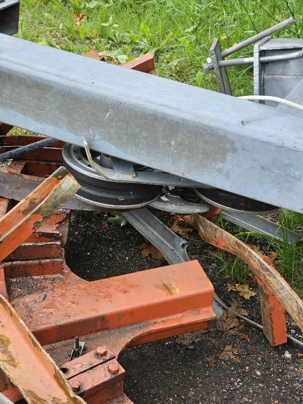 Teile der Seilscheibe.