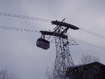 800p/h. Die neue soll statt 10m/s mit 12m/s fahren und keine Fangbremse mehr besitzen. Alles Recht solangs keine EUB wird.