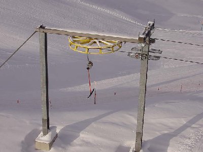 Bergstation Paliuslift. Keine Ahnung wie sowas 1000p/h transportieren kann. So lahm wie das Ding ist