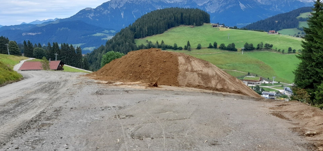 Pistenverbreiterung oberhalb der Rinneralm (wie schon von Tiroler Oldie am 13.3. vermutet)