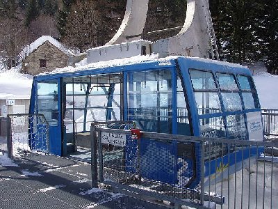 Anlage ist mit Klapperrons ausgerüstet. Bei starkem Seitenwind kamm man so besser einfahren