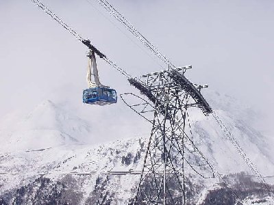 Einzige Stütze der 100er Pendelbahn Pesciüm. Fahrgeschwindigkeit 10m/s 1200p/h