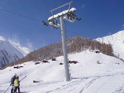 Ein bisschel Länger, Ein bisschen mehr Höhenunterschied une ein Bisschen interessanter der Skilift Feld