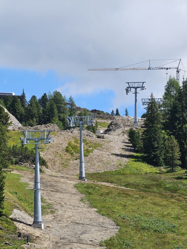 Die Trasse von unten aus betrachtet.