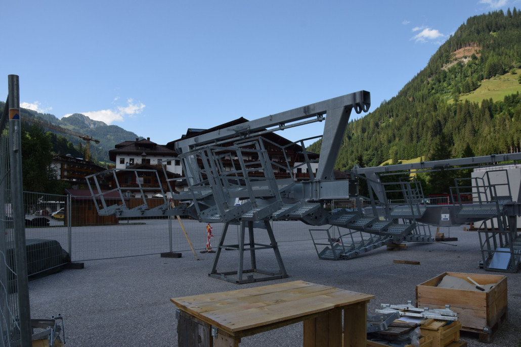 Materiallager am Parkplatz