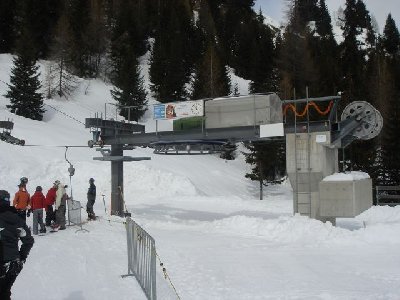 Talstation bei Ravina, direkt neben 4KSB