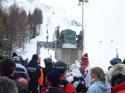 Auf der Alpennordseite rentiert heute höchstens die Gastronomie. Alles sucht in Airolo die Sonne.
