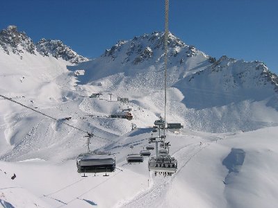 Valfagehrlift mit Blick auf die Ulmerhütte und die Schindlerspitze
