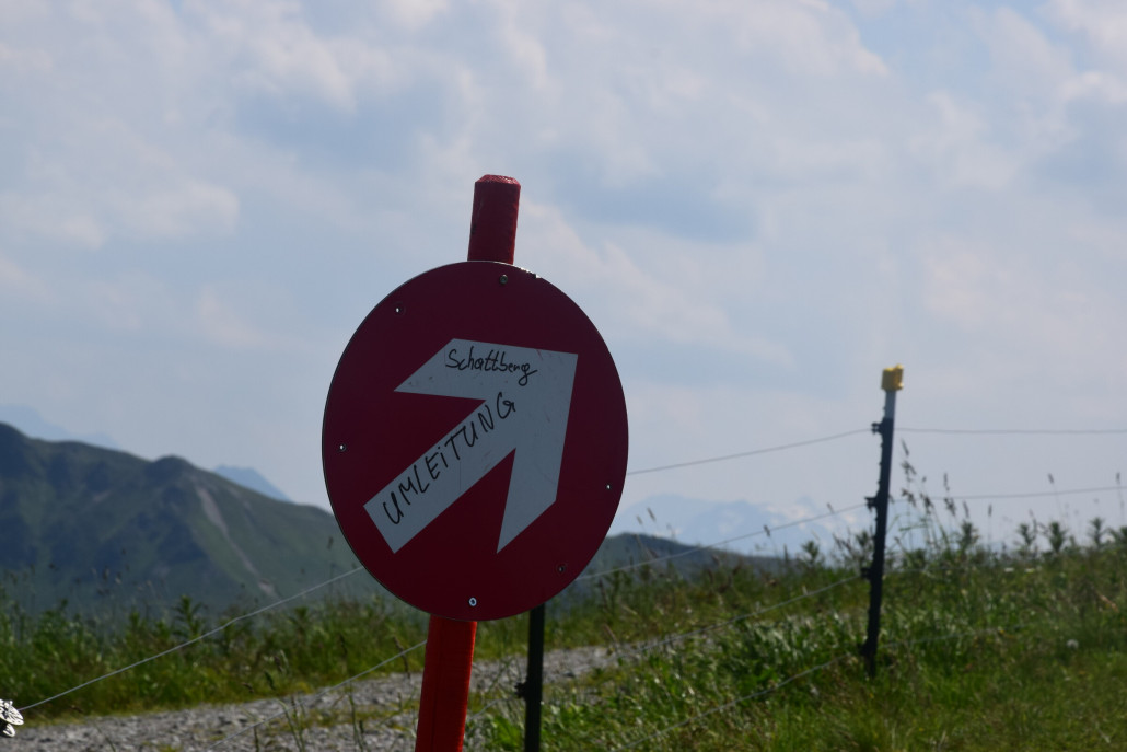 Interessante Verwendung für ein Pistenschild